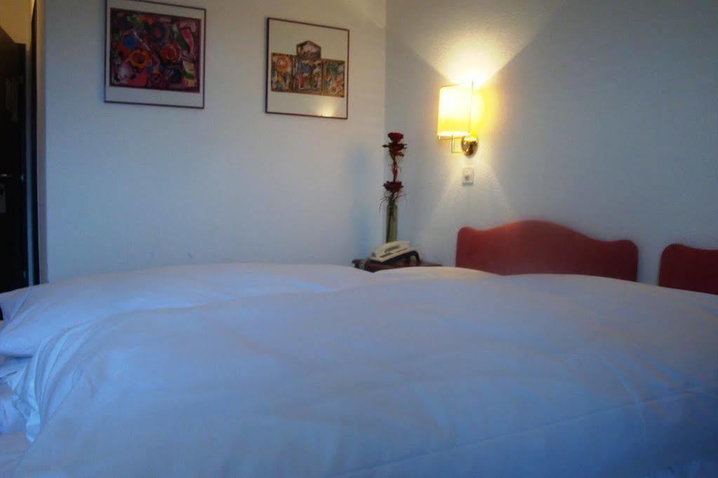 Hotel Du Grand-Pre Marly-le-Grand Kültér fotó